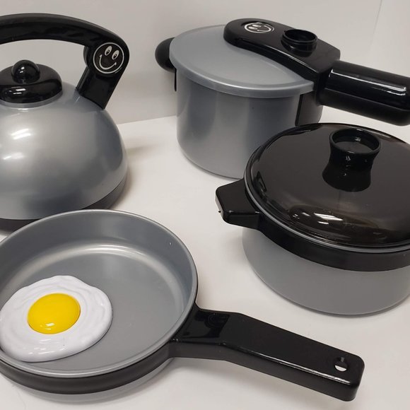 New Kitchen Pots and Pan Set - Picture 15 of 15